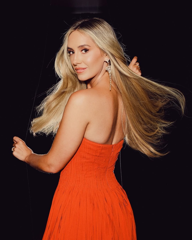 Lainey Wilson Lainey Wilson