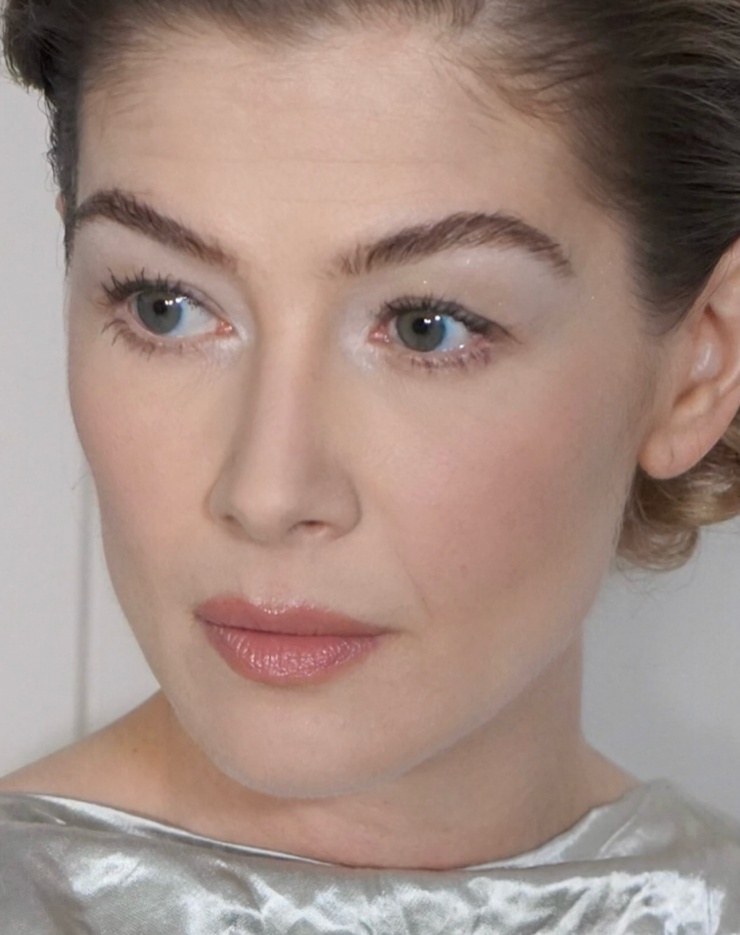 Rosamund Pike
