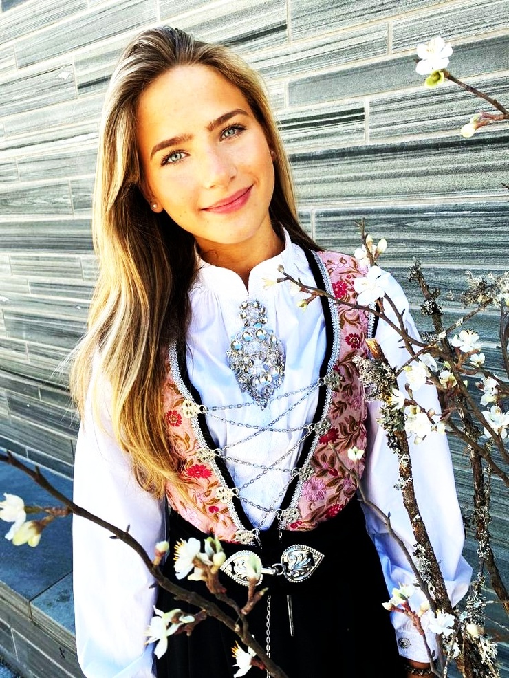 Synnøve Macody Lund