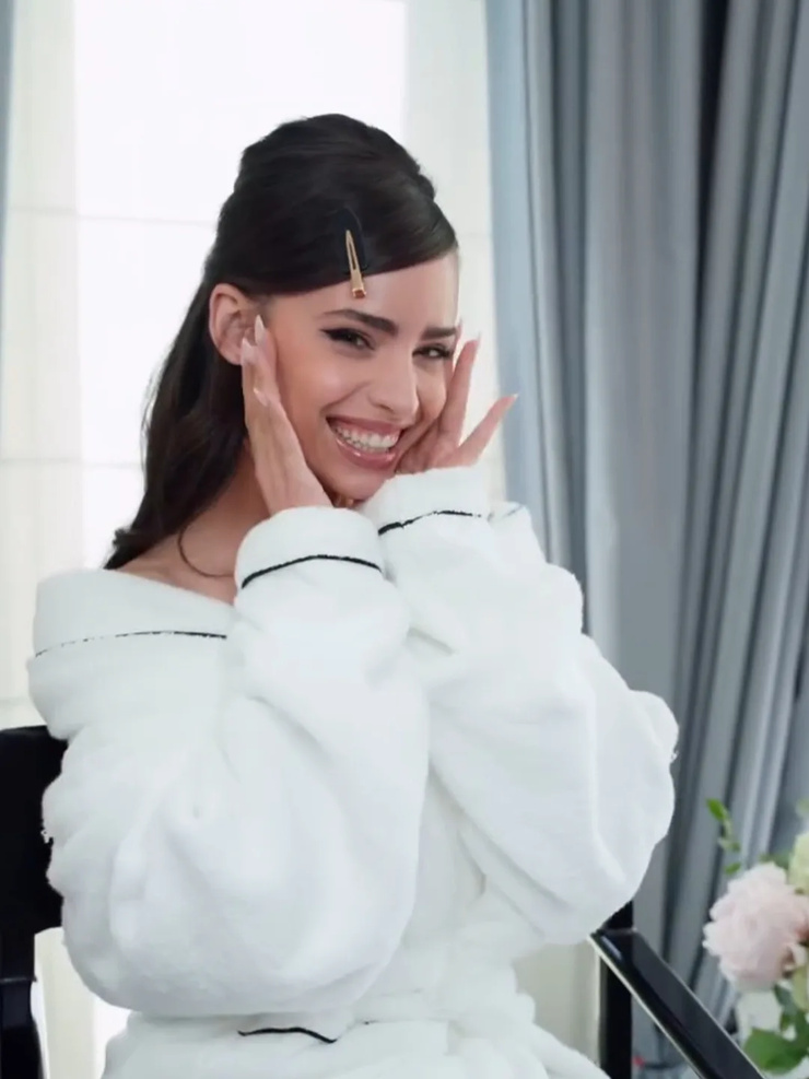 Sofia Carson