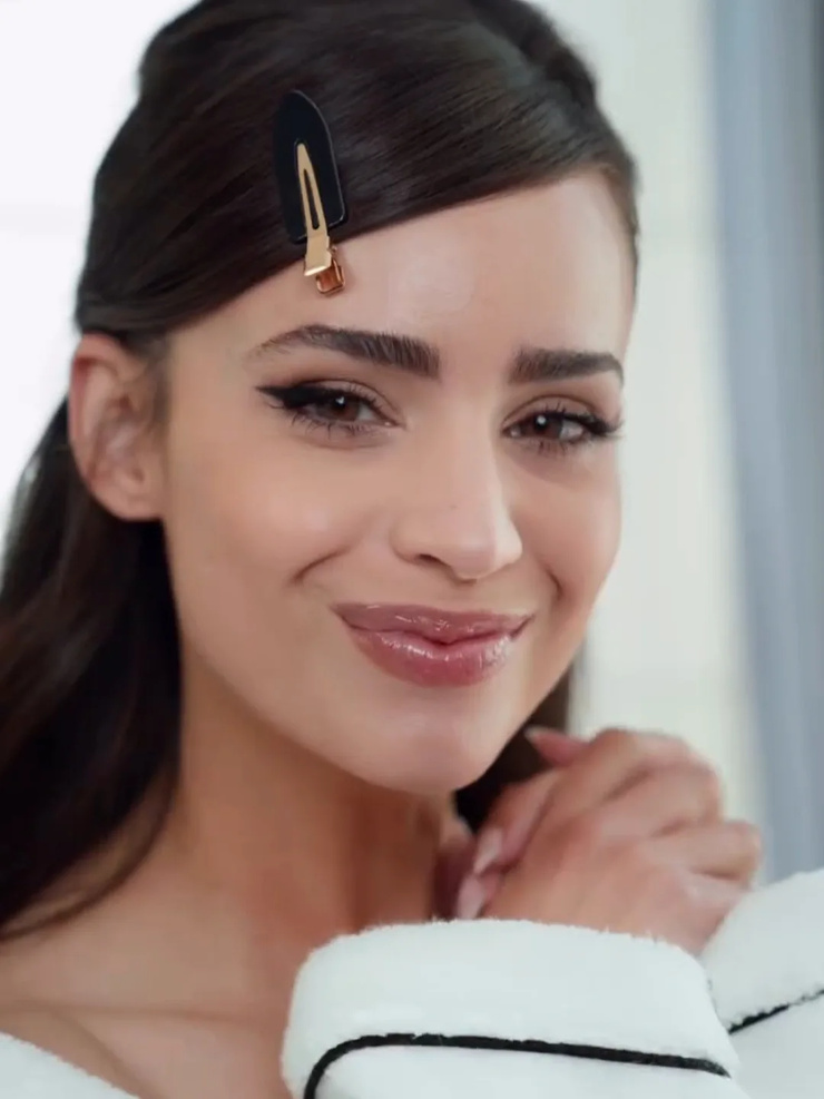 Sofia Carson