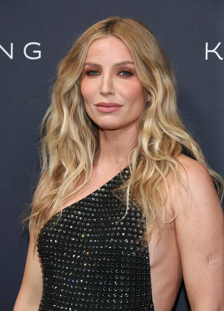 Annabelle Wallis
