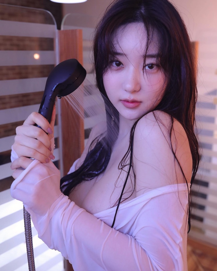 Shin Jae Eun