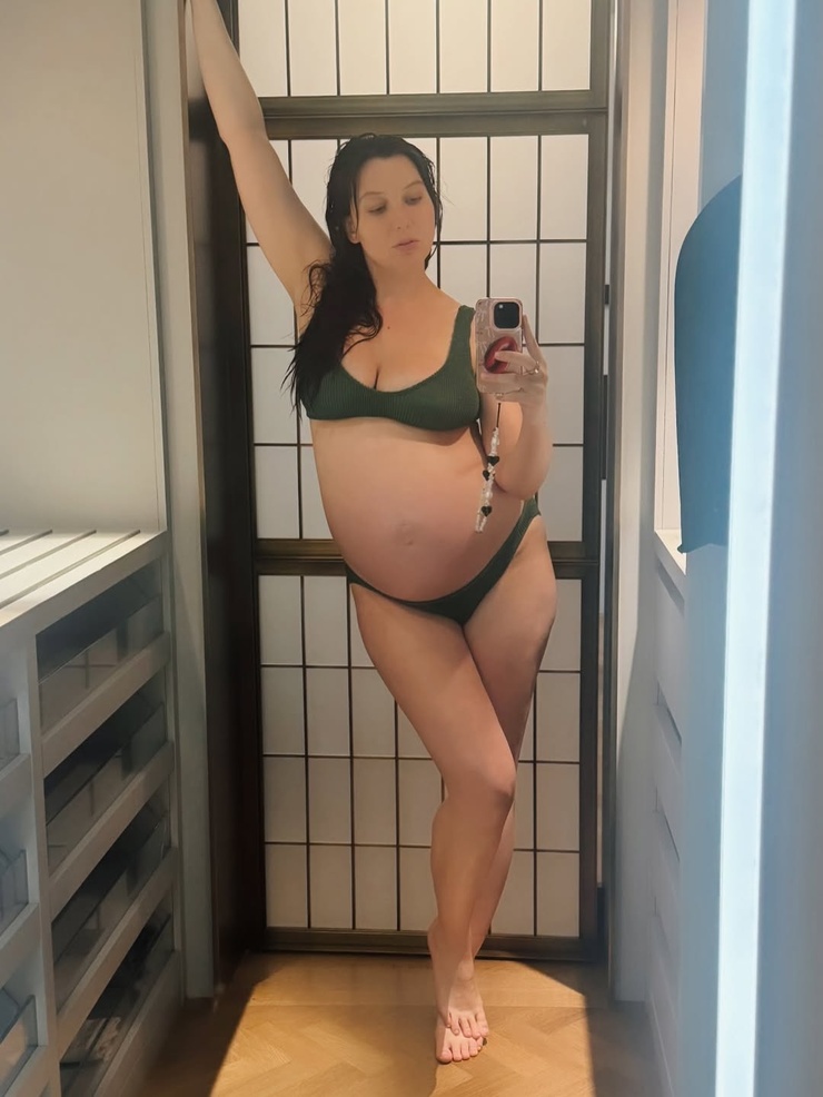 Daisy Lowe