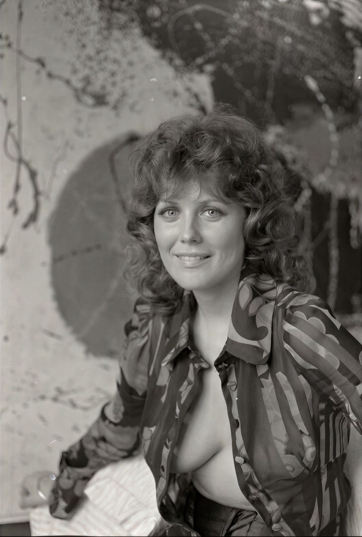 Fiona Lewis