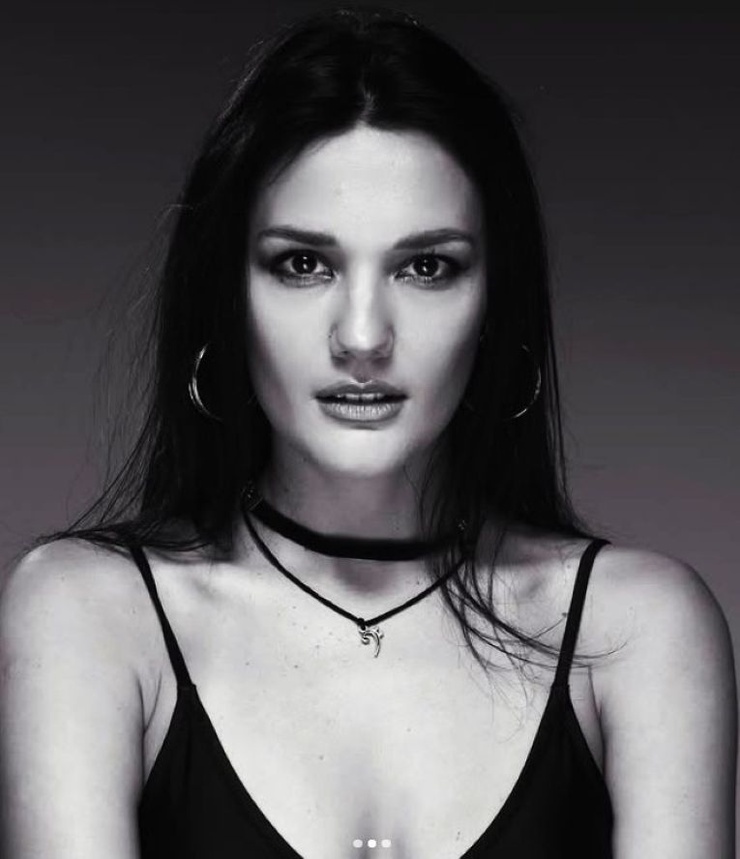 Ana Nikolic Ana Nikolic