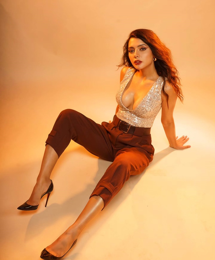 Ruhi Singh Ruhi Singh