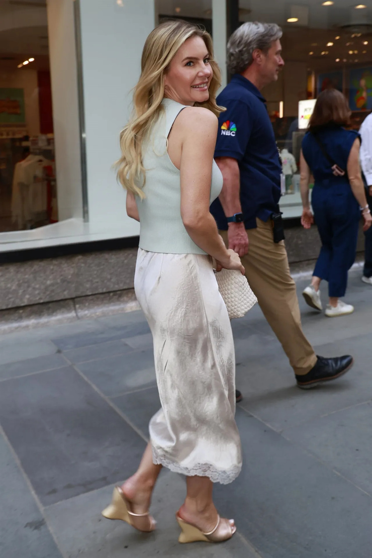 Elisha Cuthbert Elisha Cuthbert