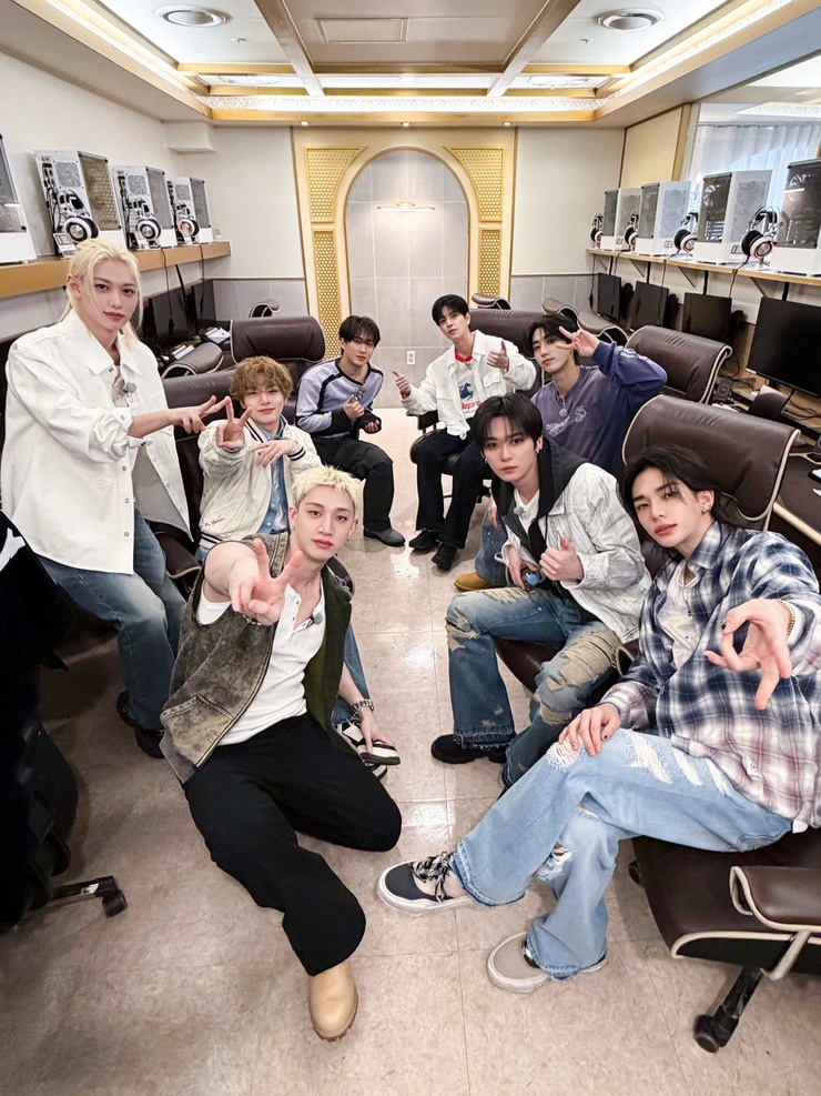 Stray Kids