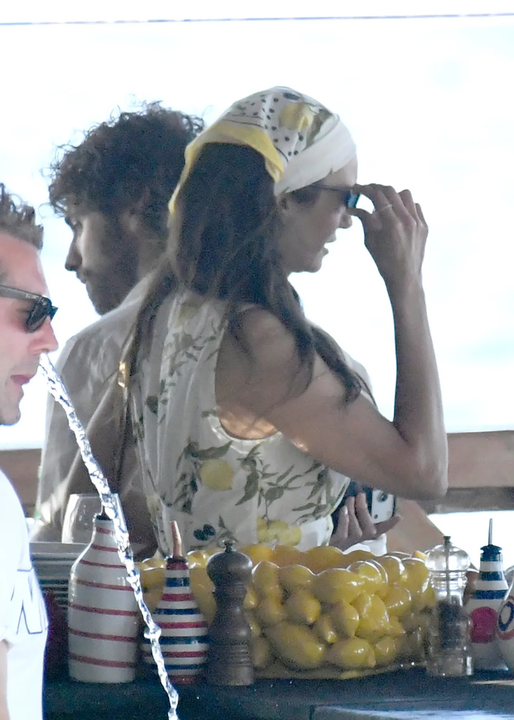 Nina Dobrev