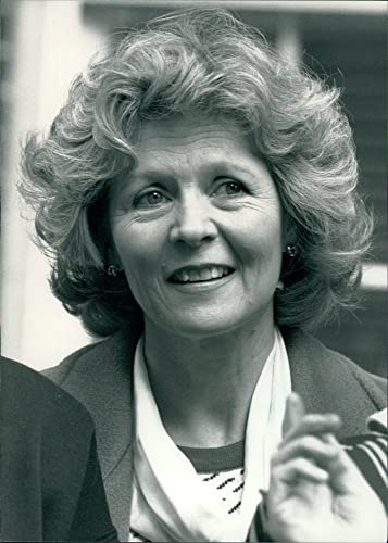 Angela Thorne