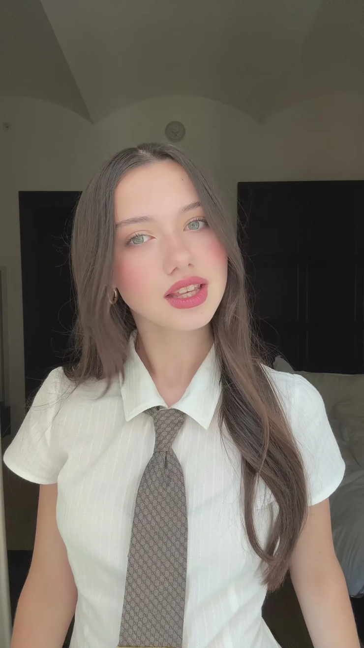 Violet McGraw