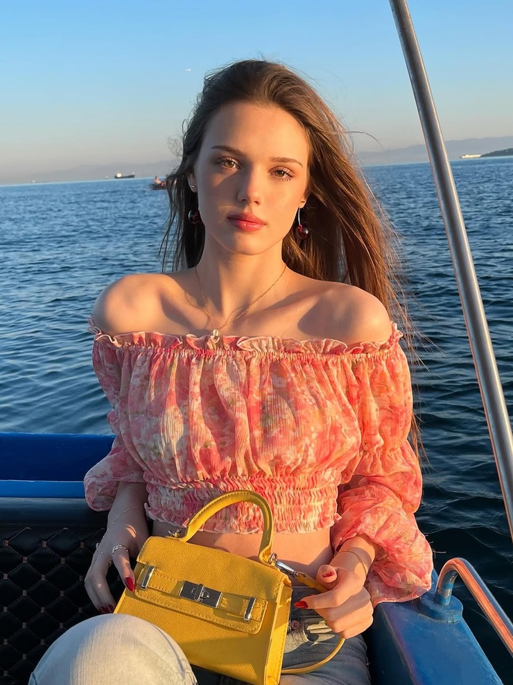 Ayse Telefoncu