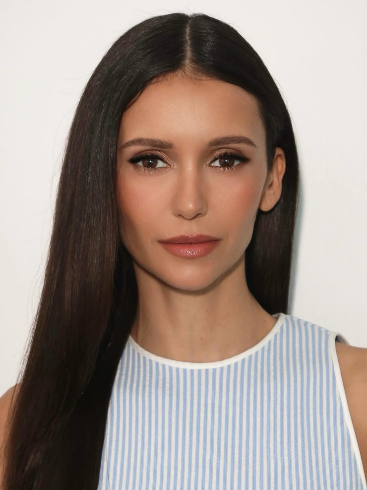 Nina Dobrev