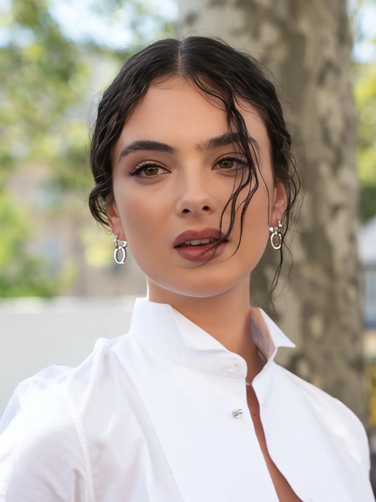 Deva Cassel