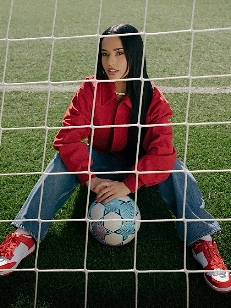 Becky G.