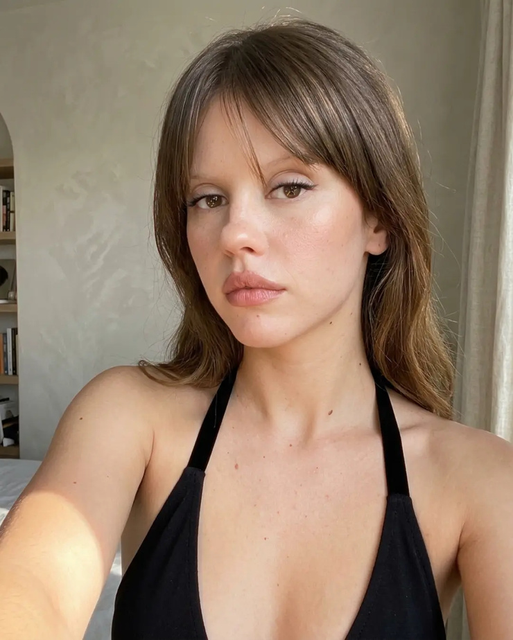 Mia Goth Mia Goth
