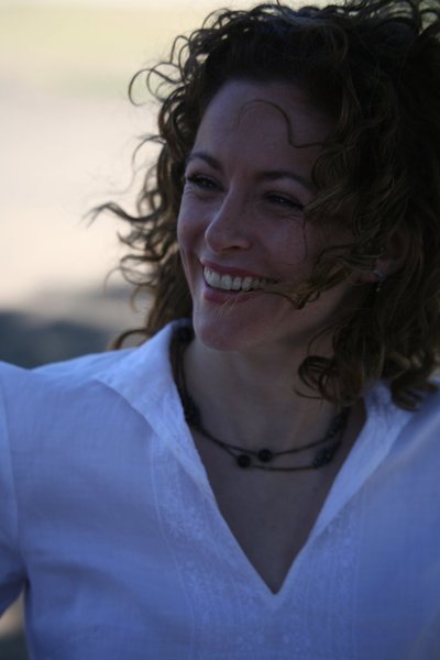 Leslie Hope