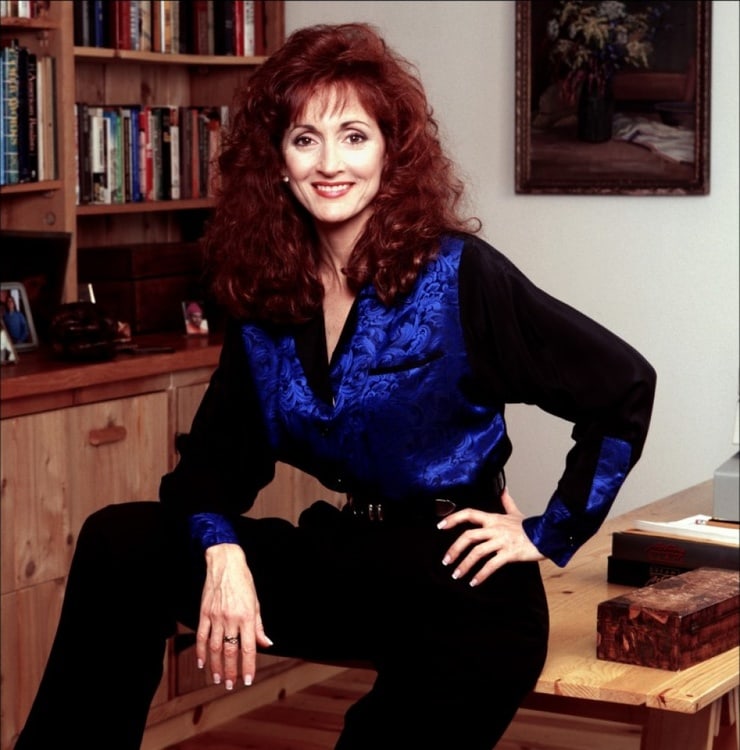 Robin Strasser Robin Strasser