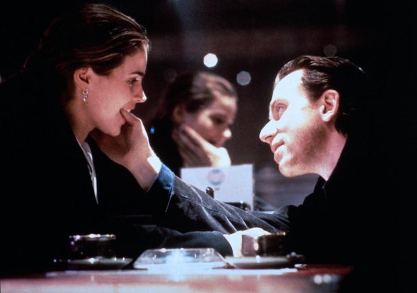 Captives (1994) Captives (1994)