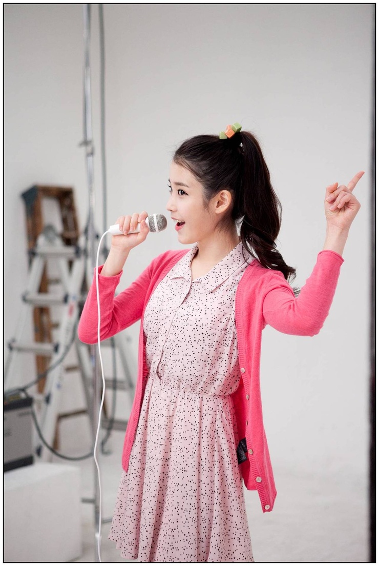 IU