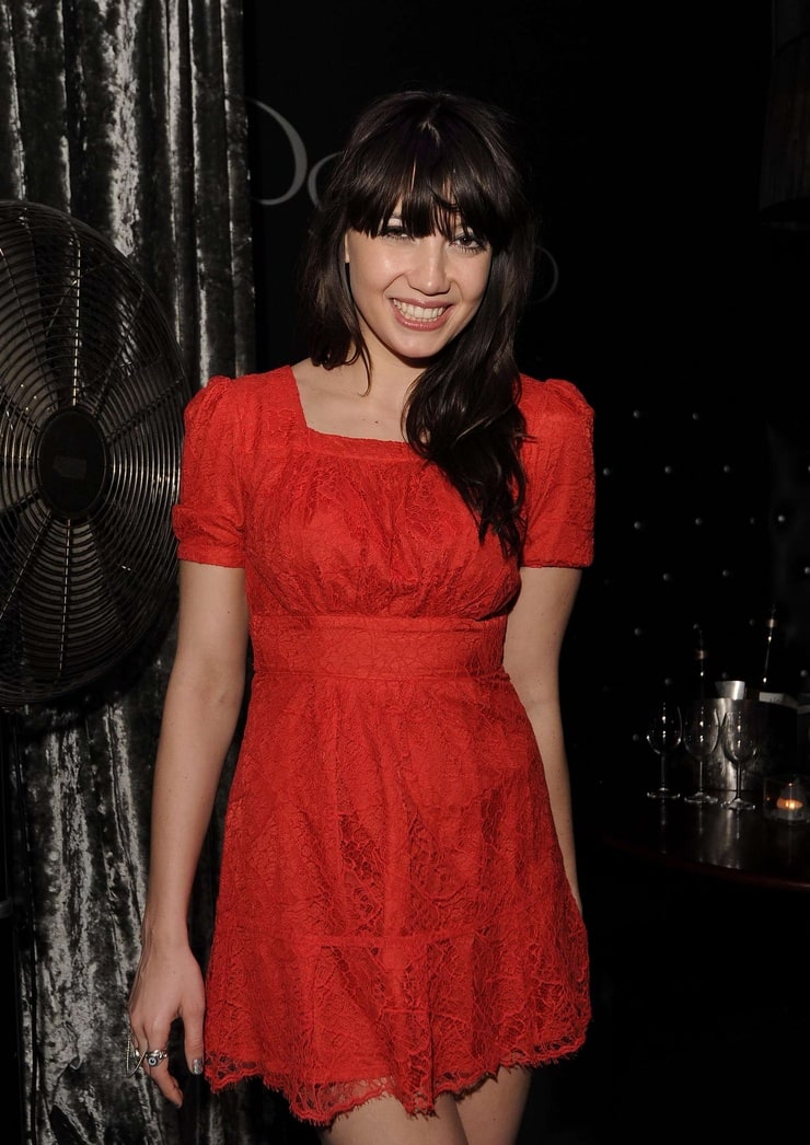 Daisy Lowe