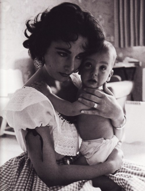 Elizabeth Taylor Elizabeth Taylor