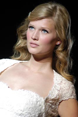 Toni Garrn Toni Garrn