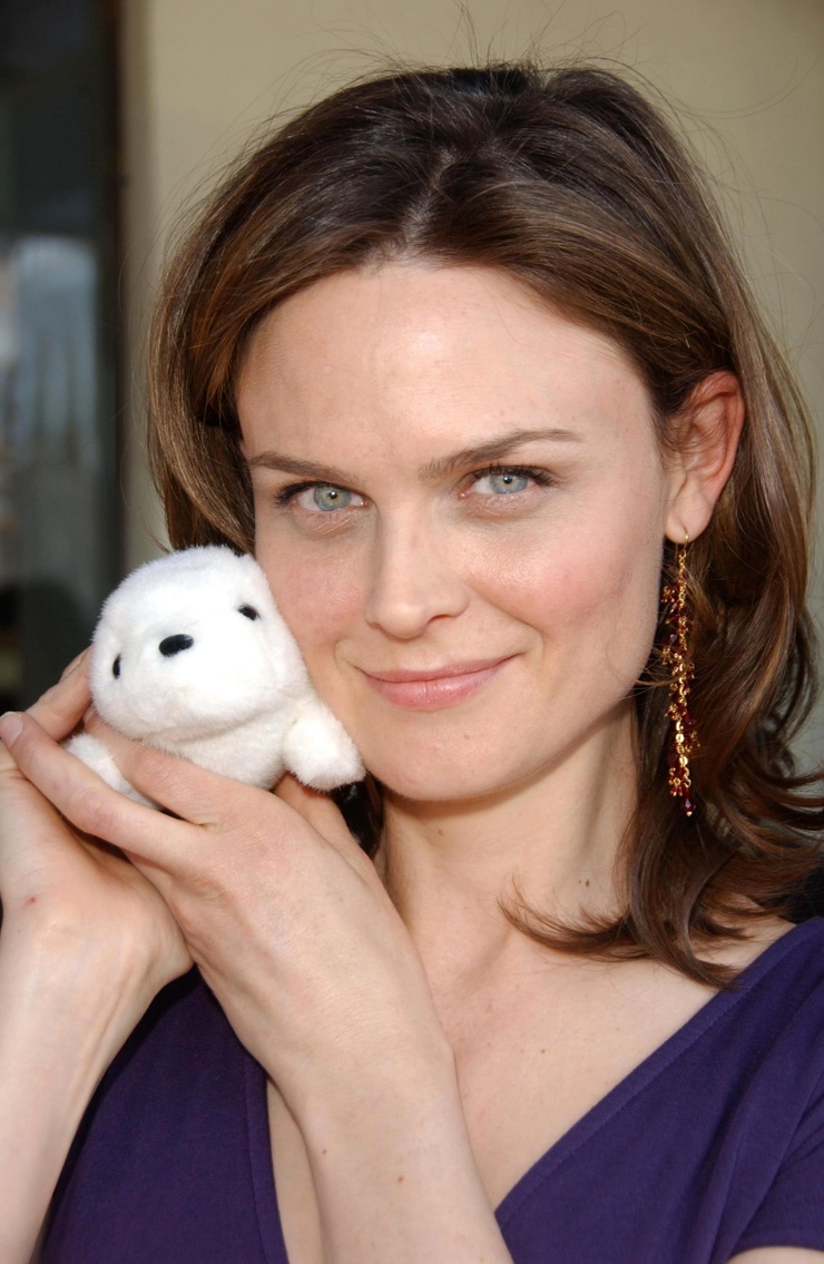 Emily Deschanel