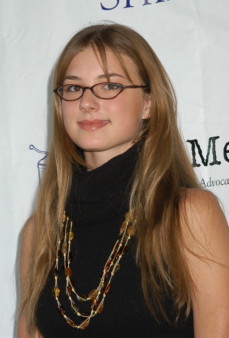 Emily VanCamp Emily VanCamp
