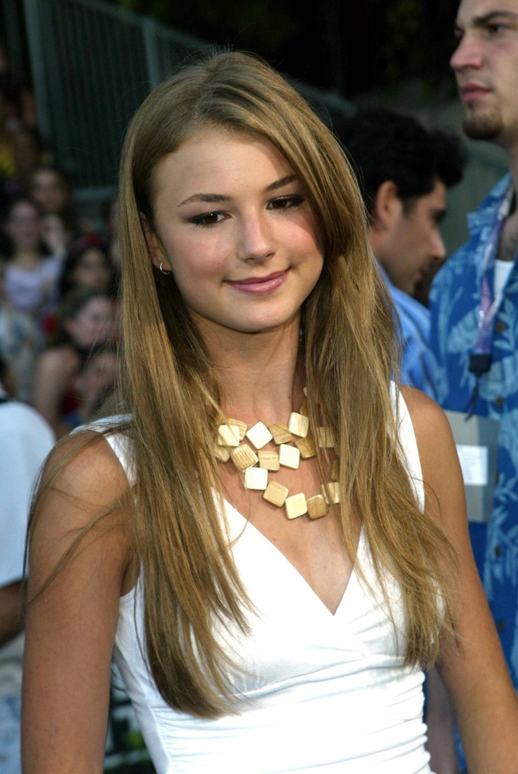 Emily VanCamp Emily VanCamp