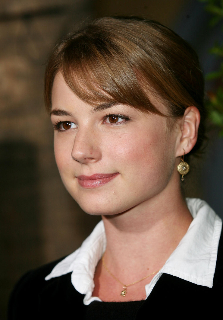 Emily VanCamp Emily VanCamp