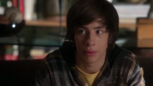 Jimmy Bennett - no ordinary family 1x19