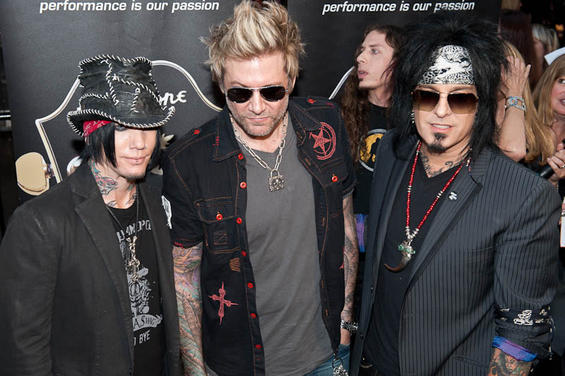 Sixx:A.M.