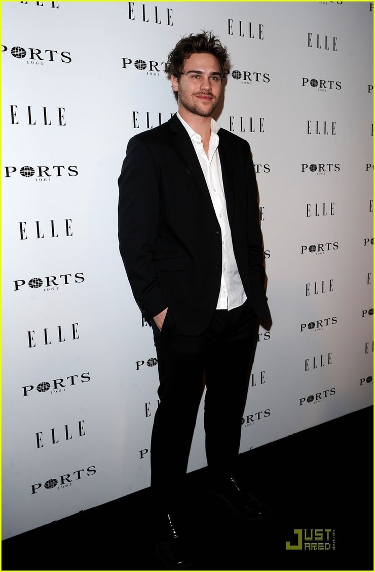 Grey Damon