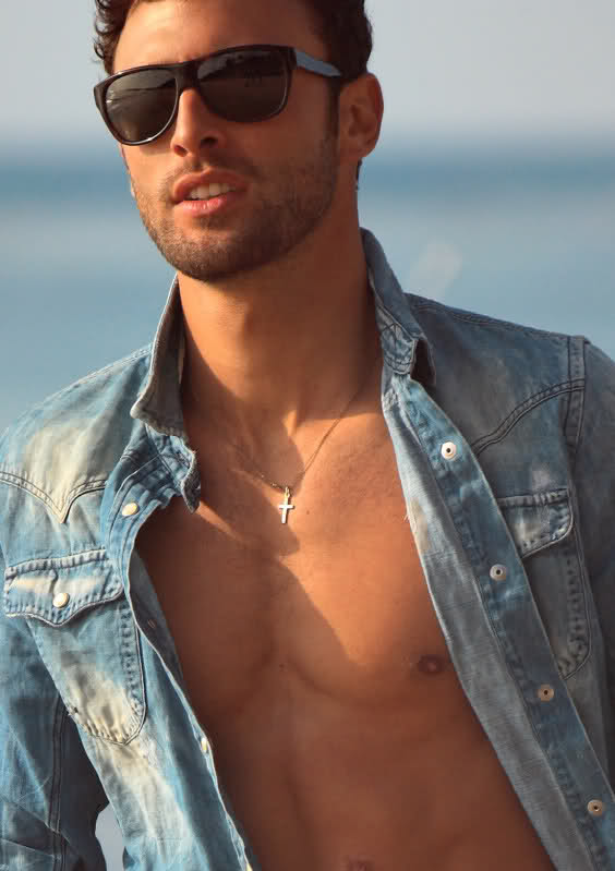 Noah Mills