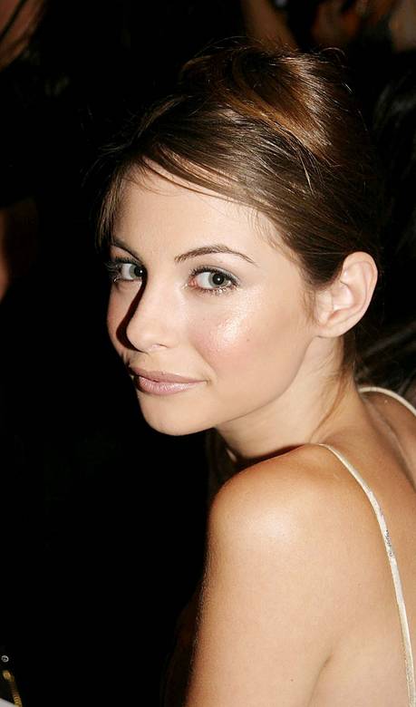 Willa Holland Willa Holland