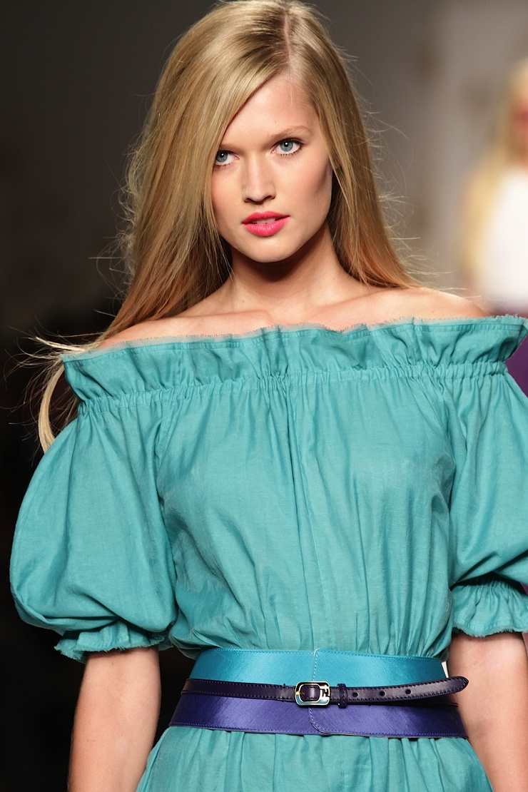 Toni Garrn Toni Garrn