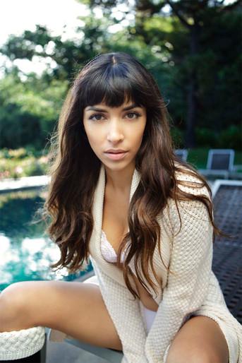 Hannah Simone