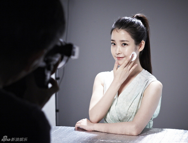 IU