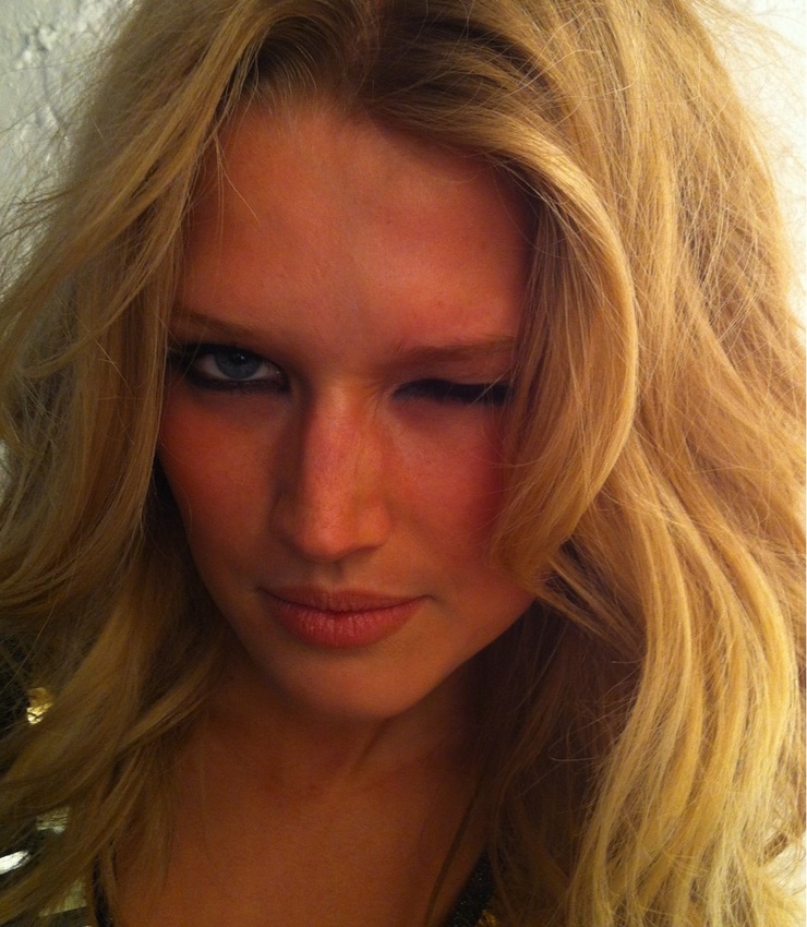 Toni Garrn Toni Garrn