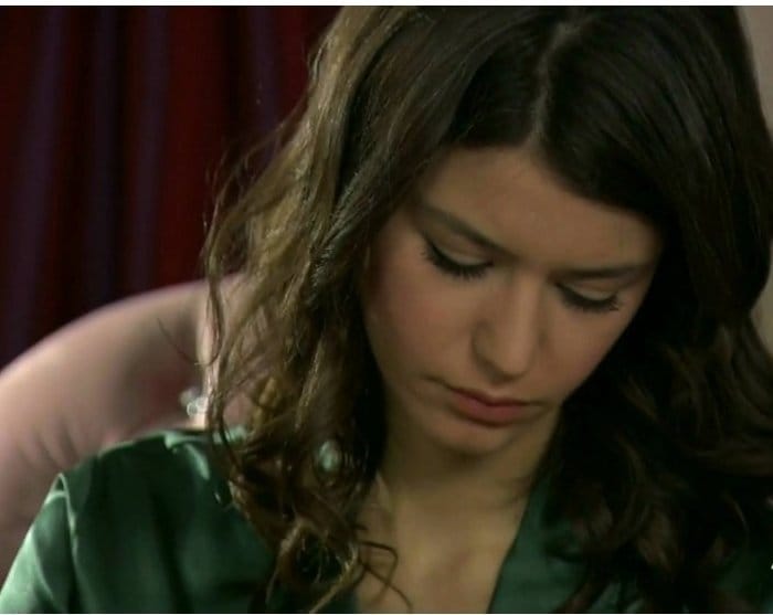 Picture Of Beren Saat