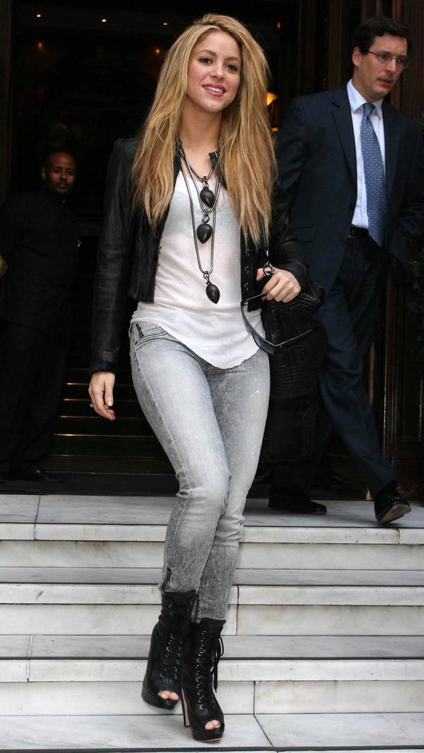 Shakira Shakira