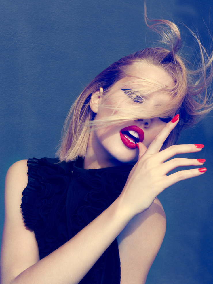Toni Garrn Toni Garrn