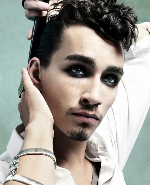 Robert Sheehan