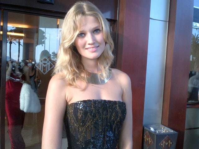 Toni Garrn Toni Garrn
