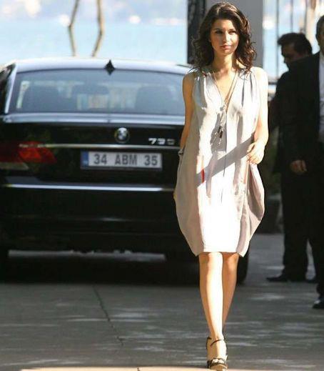 Beren Saat Beren Saat