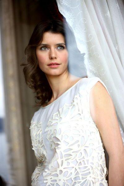 Beren Saat Beren Saat