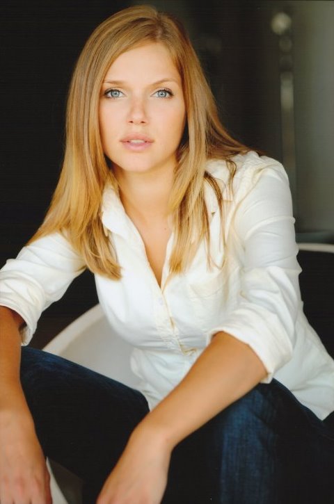 Tracy Spiridakos Tracy Spiridakos