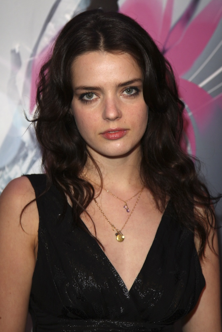 Roxane Mesquida Roxane Mesquida